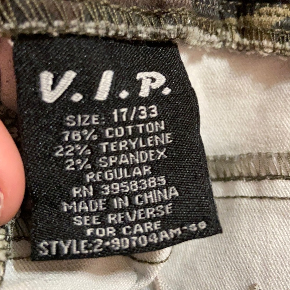This are camo cargo joggers super cute and comfy